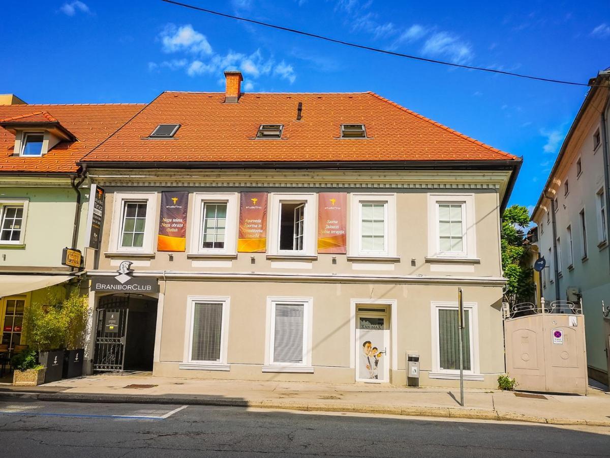 Skol Apartment S Parkiriscem Celje Eksteriør bilde